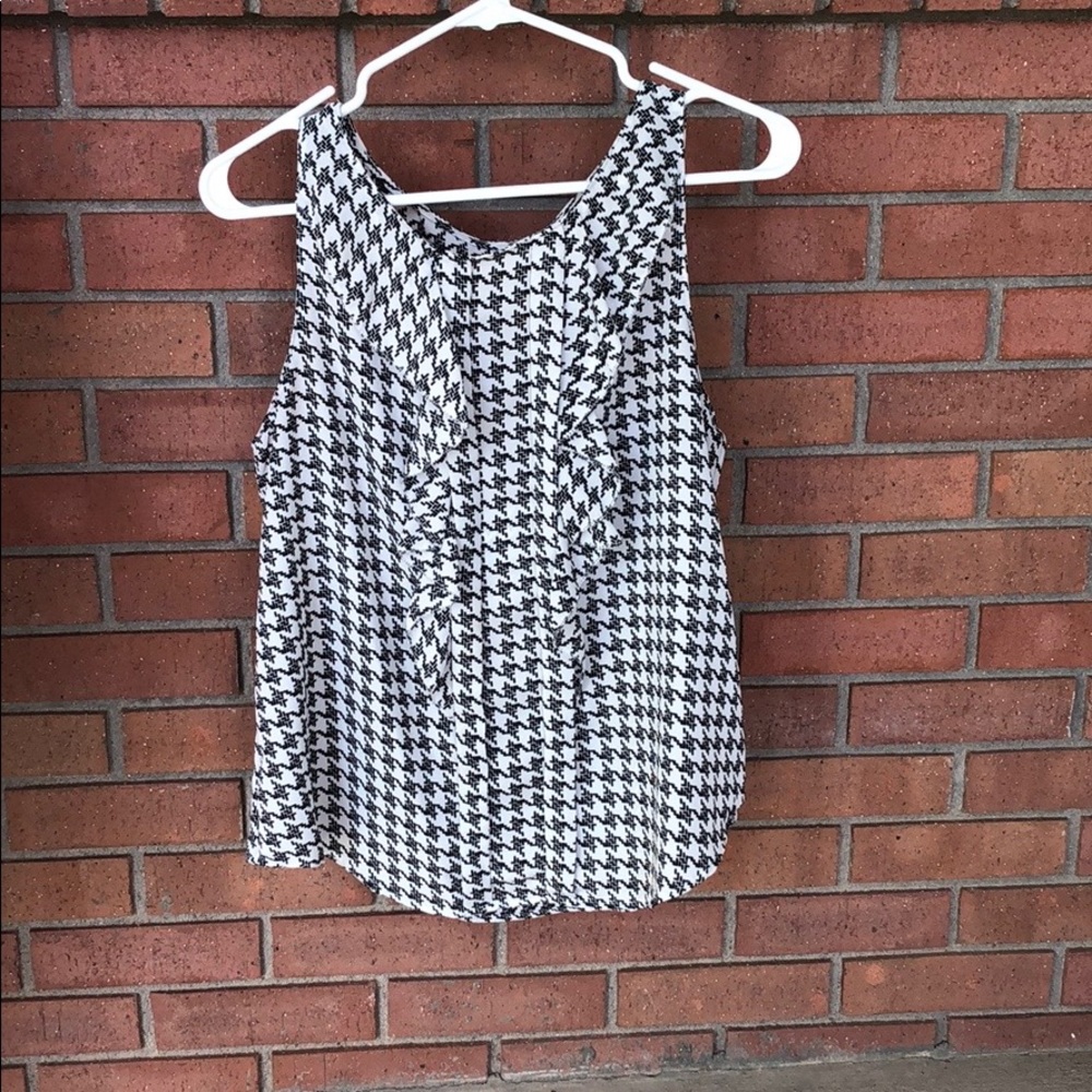 Elle sleeveless blouse